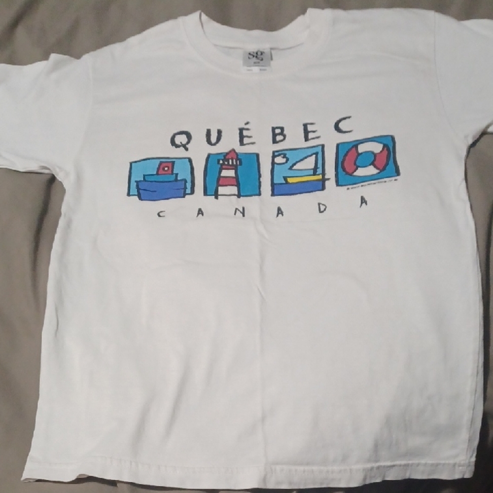 White Québec Canada Graphic T-Shirt Boys Size Medium, Or 9/10